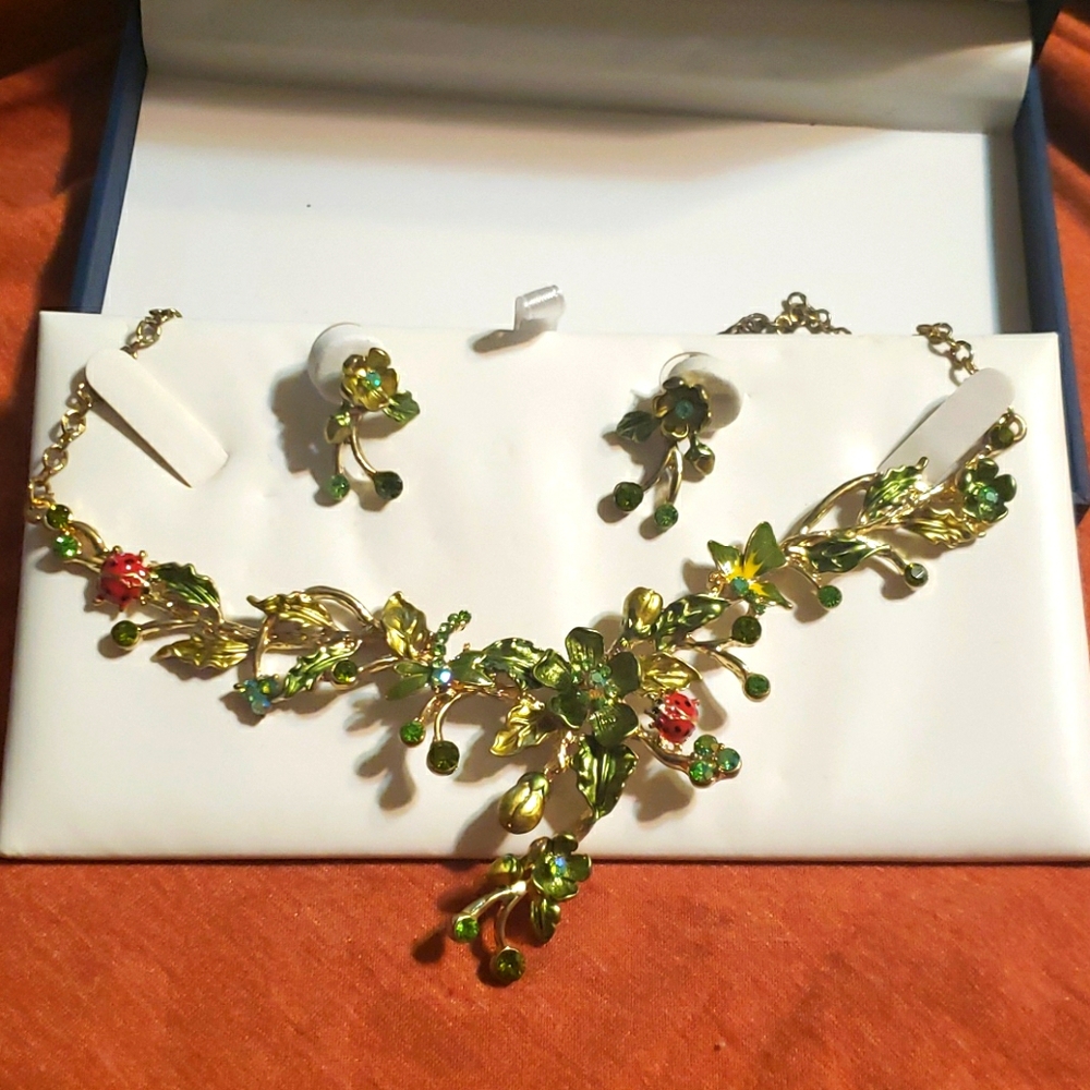 Necklace Set